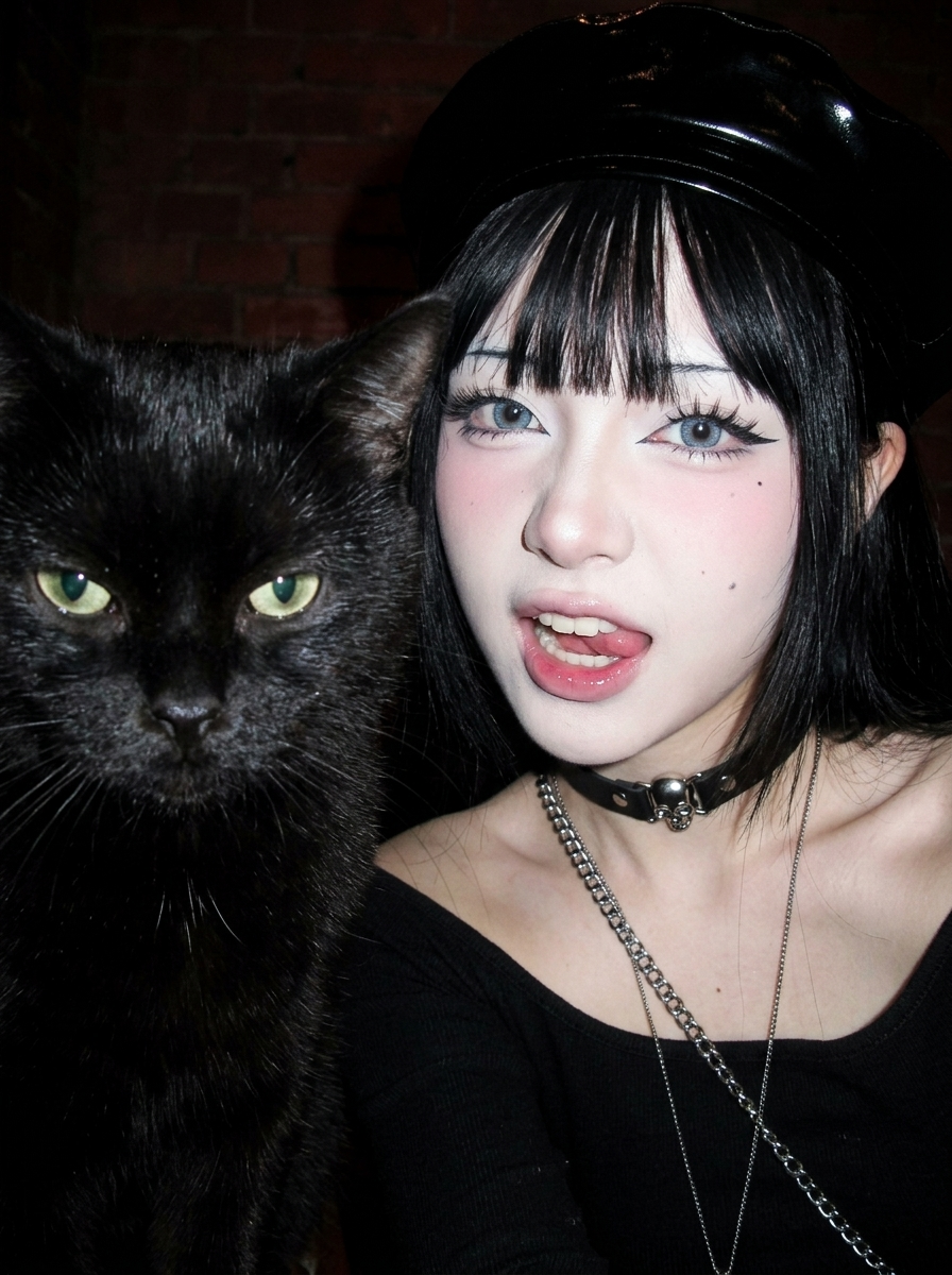 Gothic Cat Selfie Template