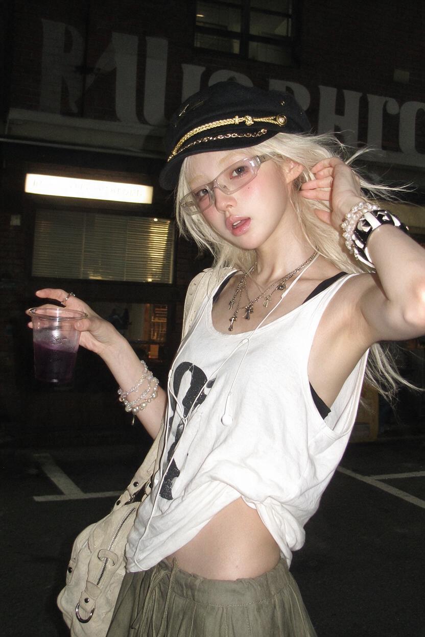 Y2K Night Street Flash Portrait