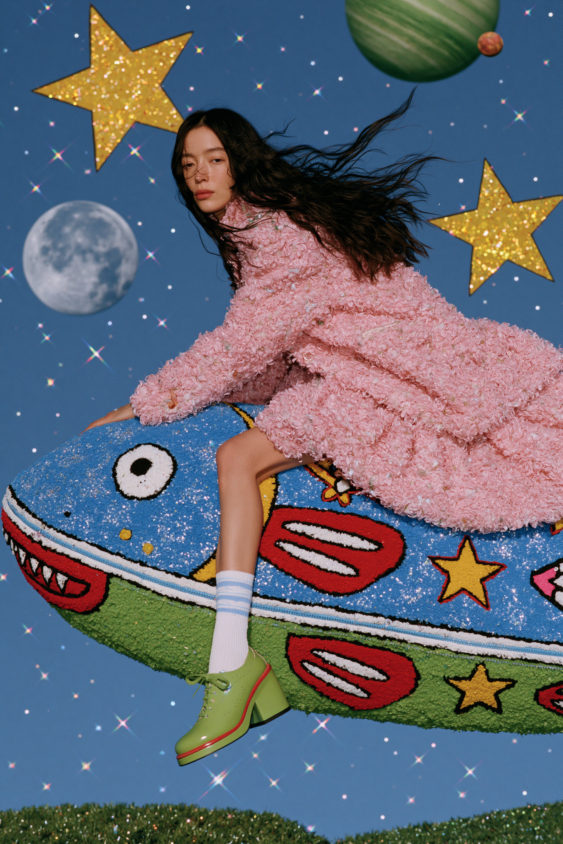 飞越超现实星系的机器人女子